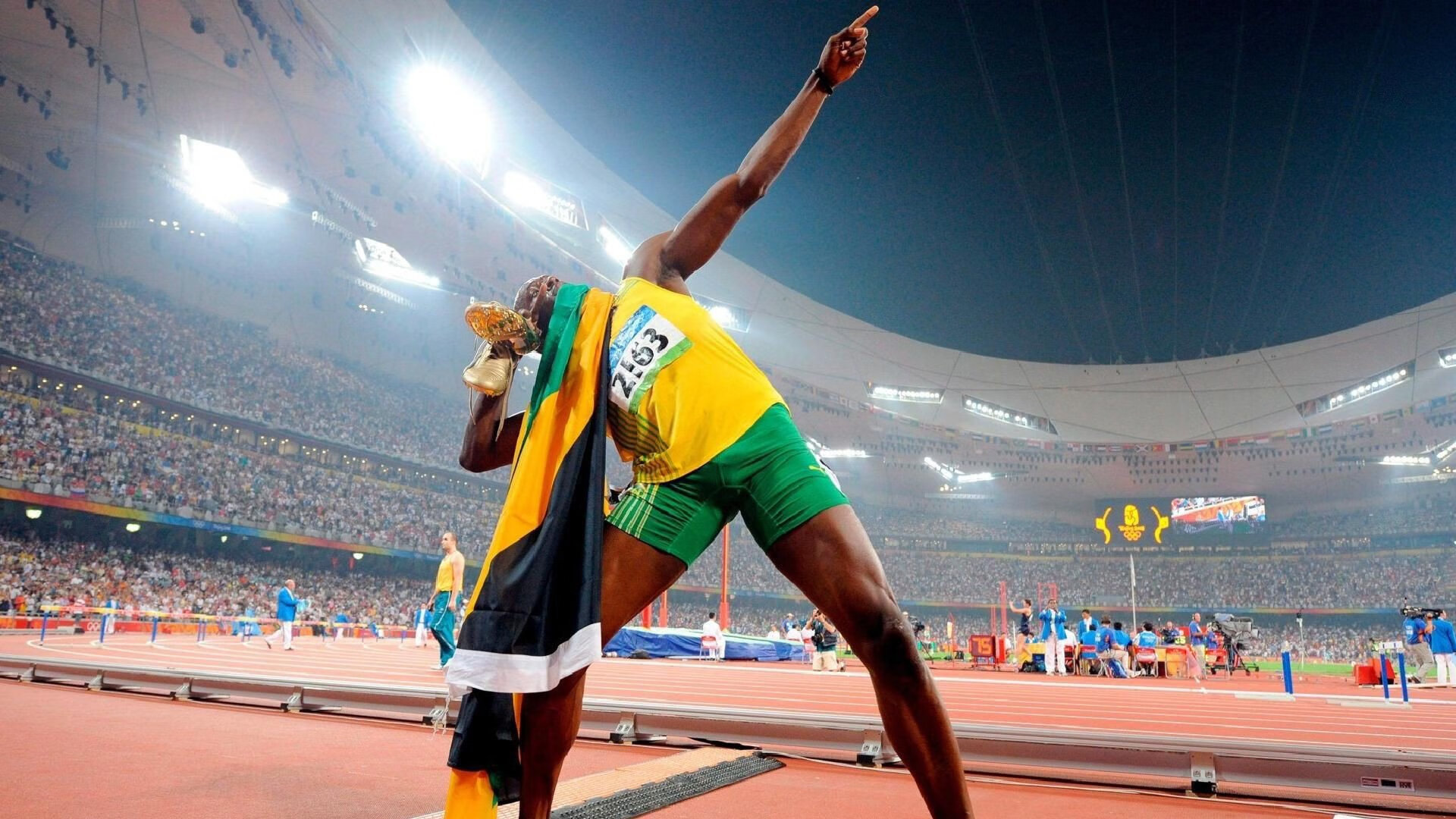 《【未来展望】虚拟偶像与真人主播联手，为电竞添彩》，虚拟偶像 虚拟主播