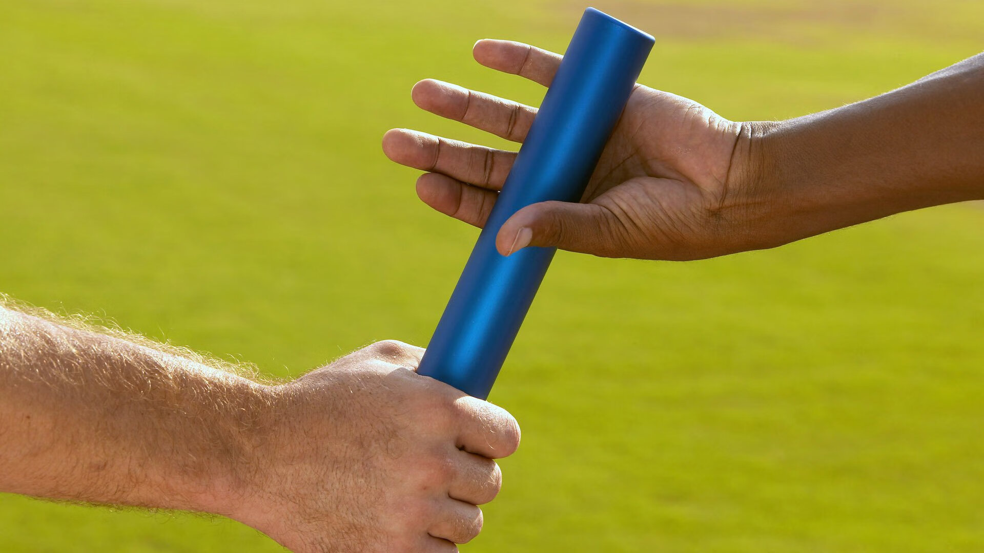 开云体育中国官网-历史性冲线瞬间：惊喜逆转夺冠，历史性突破是什么意思